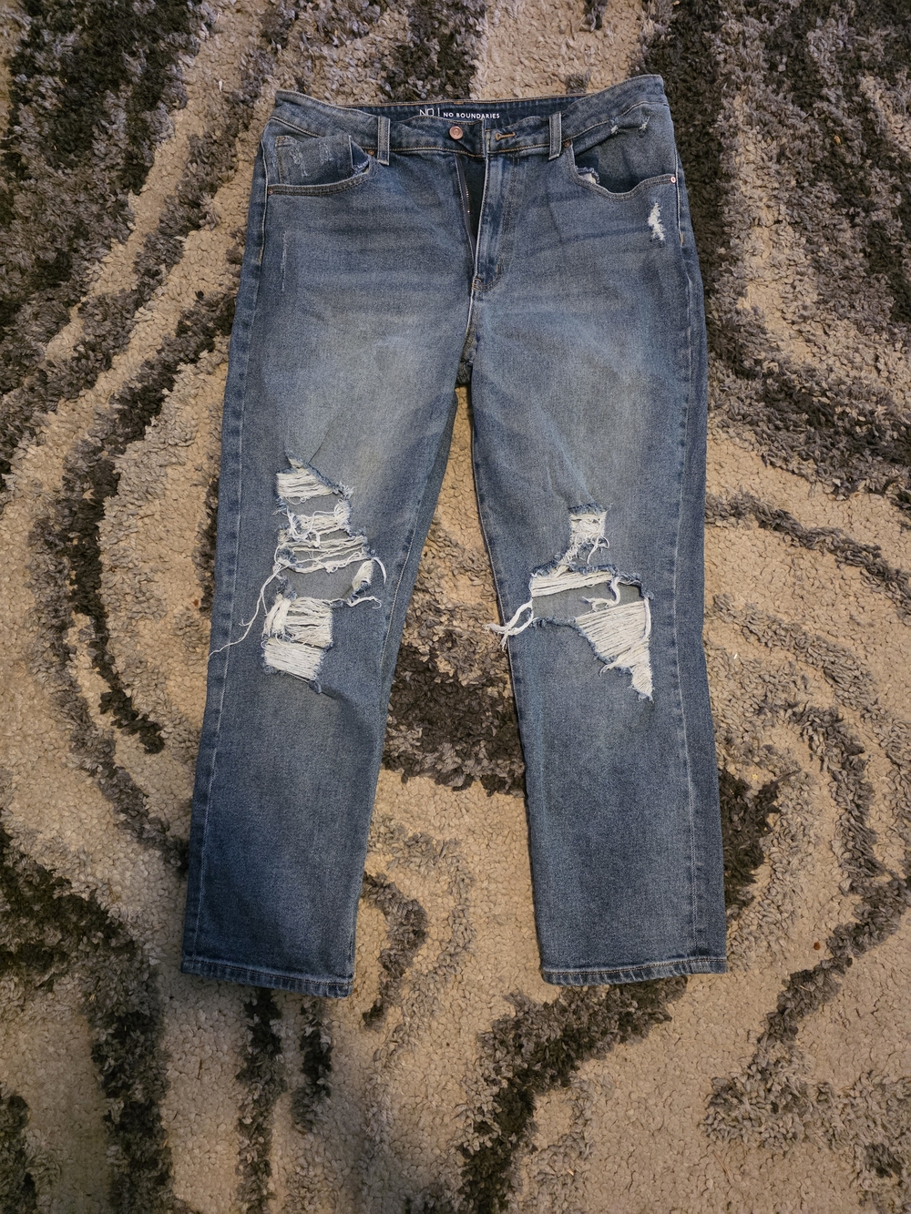 No Boundaries Medium Blue Ripped Ankle Jeans
